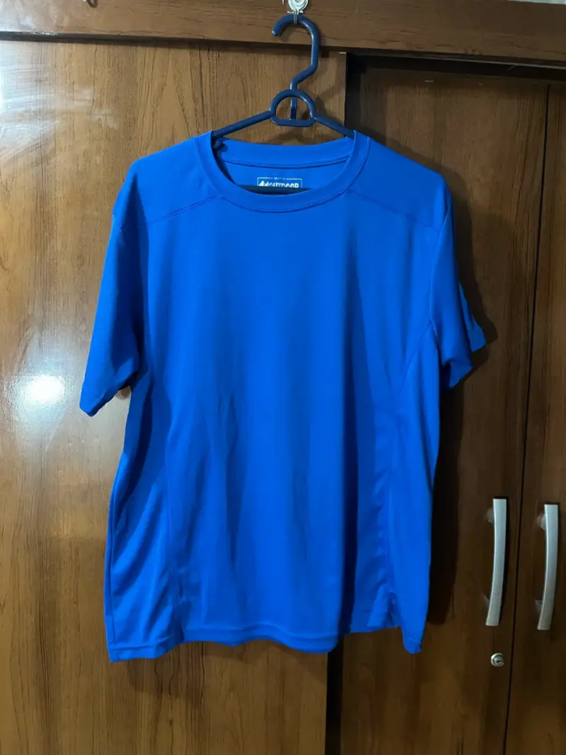 Polera deportiva azul - 1