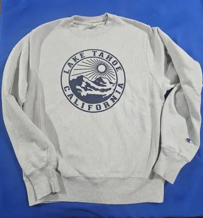 Polerón gris con diseño Lake Tahoe - miniatura 2