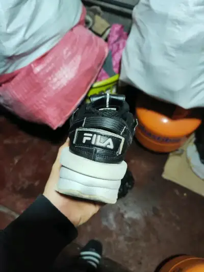 Zapatillas Fila negras talla 38 - miniatura 3
