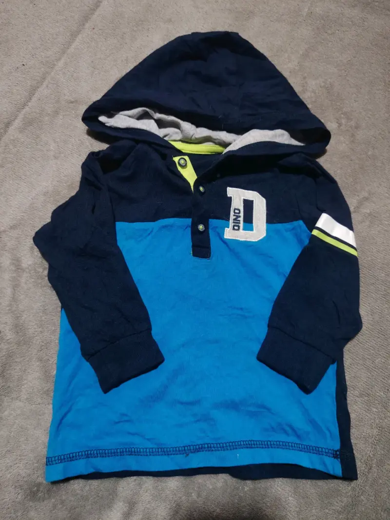 Polerón con capucha para niño azul y negro - 1
