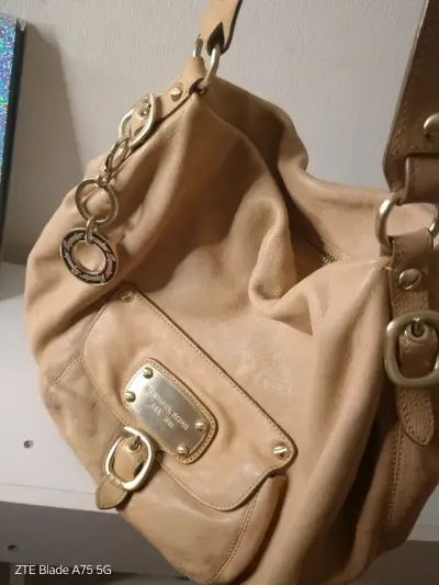 Bolso Michael Kors beige de cuero - miniatura 4