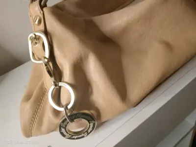 Bolso Michael Kors beige de cuero - miniatura 5