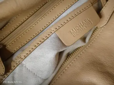 Bolso Michael Kors beige de cuero - miniatura 6