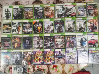 Consola Xbox 360 con Kinect y juegos variados - miniatura 2