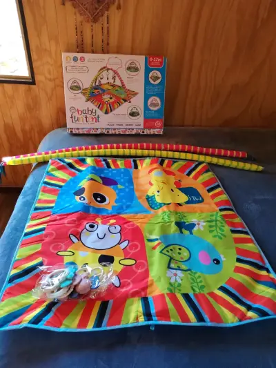 Gimnasio para bebés Baby Funtent colorido - miniatura 1