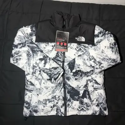Chaqueta The North Face estampado montaña talla M - miniatura 1