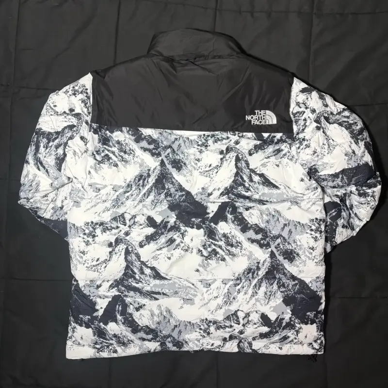 Chaqueta The North Face estampado montaña talla M - 2