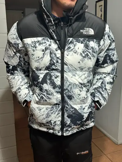 Chaqueta The North Face estampado montaña talla M - miniatura 4