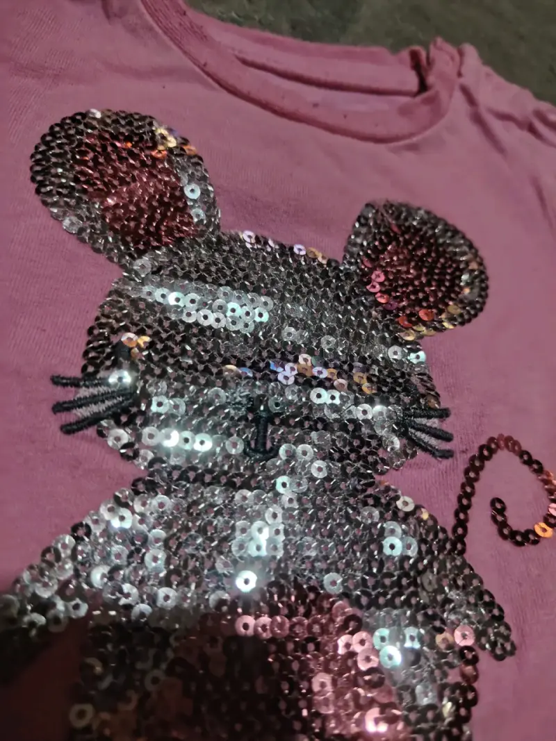 Polera infantil con diseño de ratón y lentejuelas - 2