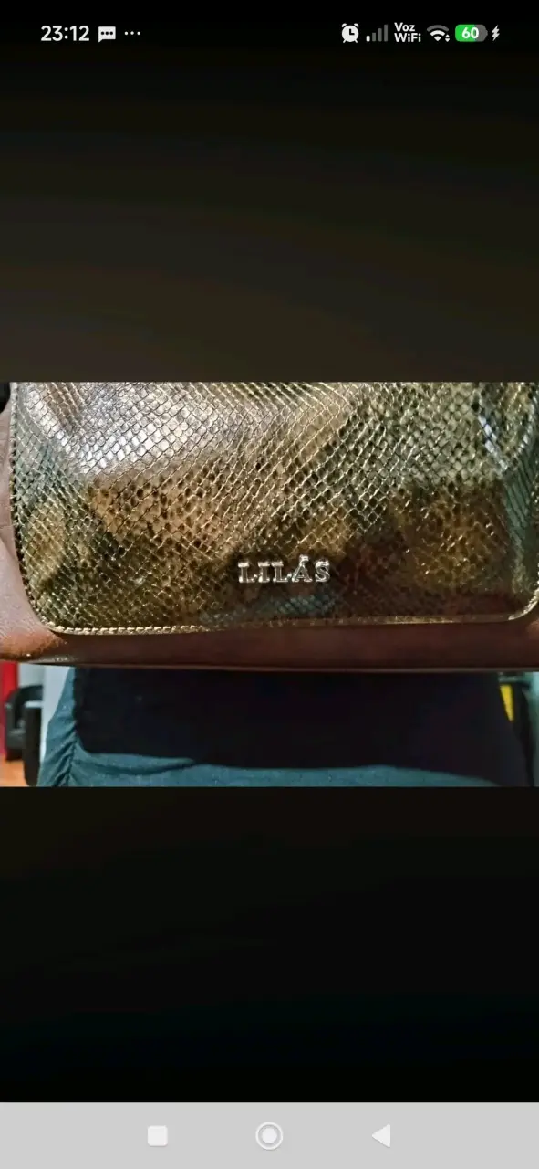 Bolso de cuero marrón con múltiples compartimentos - 3