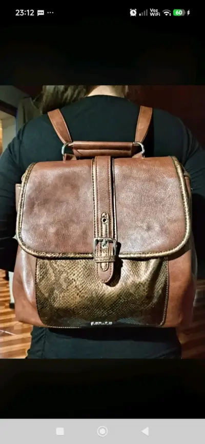 Bolso de cuero marrón con múltiples compartimentos - miniatura 4