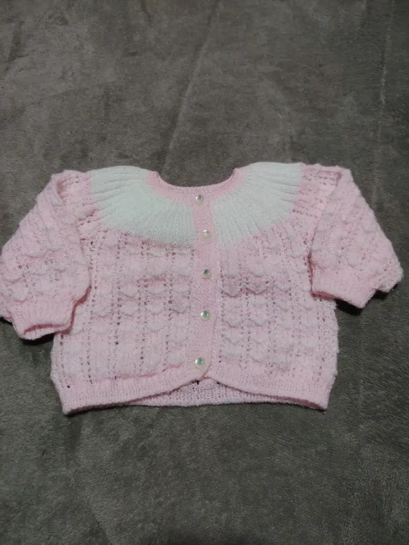 Chaleco tejido para bebé color rosado - 1