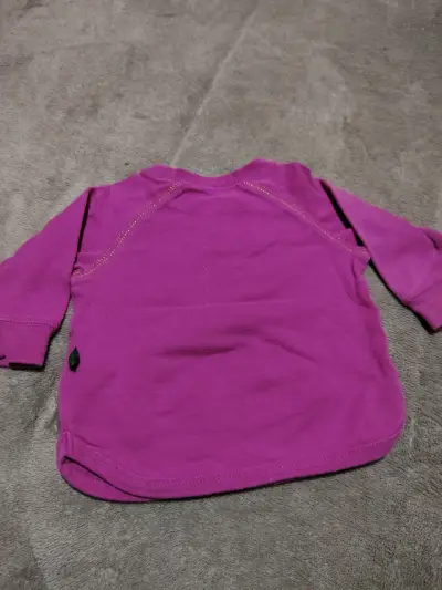 Polerón infantil morado con bolsillo denim - miniatura 2