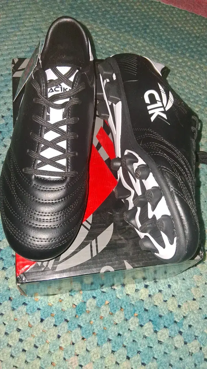 Zapatillas de fútbol Finta Cacike negro y blanco - 1