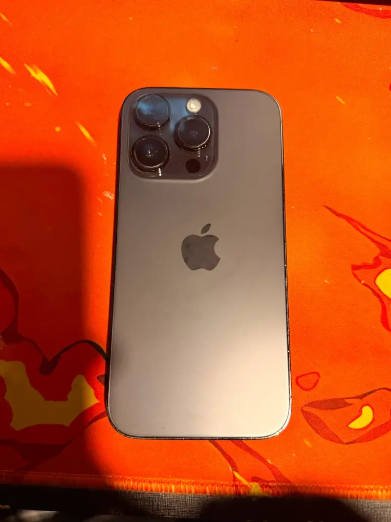 iPhone 14 Pro en buen estado - 1
