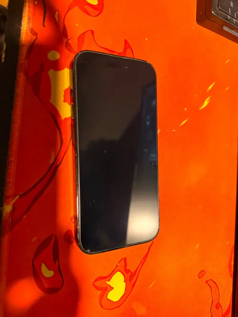 iPhone 14 Pro en buen estado - 2