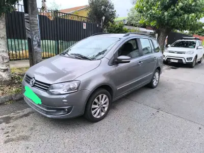Volkswagen Suran 2011 con detalles - miniatura 1