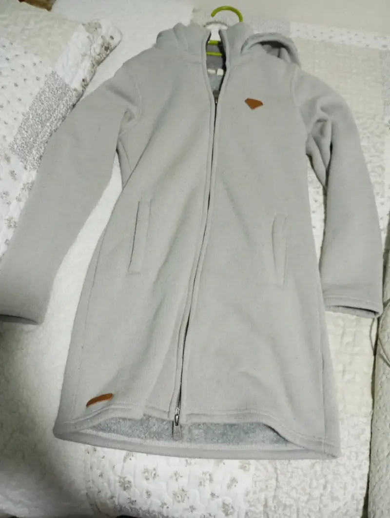 Abrigo de felpa con capucha gris claro - 3