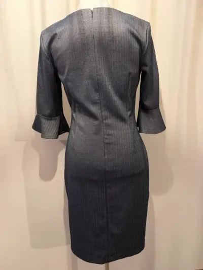 Vestido elegante mangas acampanadas - miniatura 2