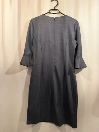 Vestido elegante mangas acampanadas - miniatura 6
