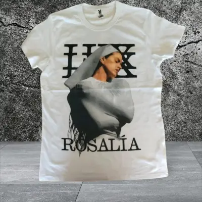 Polera blanca con diseño de Rosalía - miniatura 1
