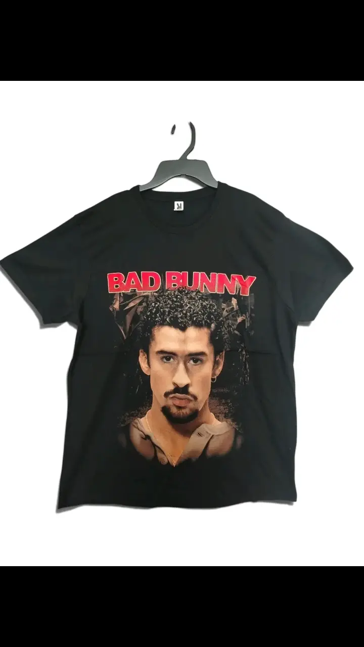 Polera negra con diseño Bad Bunny - 5