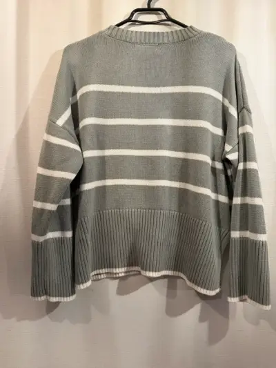 Suéter de rayas verde pastel y crema para mujer - miniatura 6