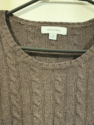 Suéter marrón con diseño trenzado - miniatura 6
