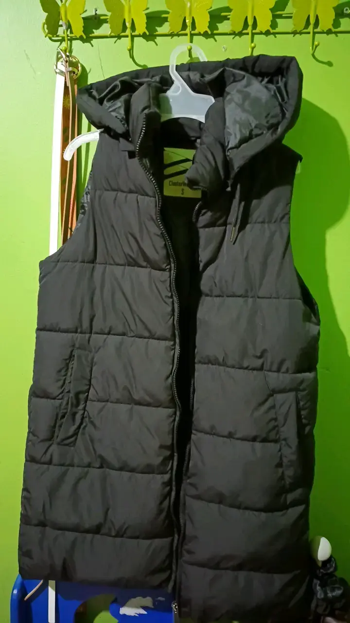 Chaleco acolchado negro con capucha para hombre - 2