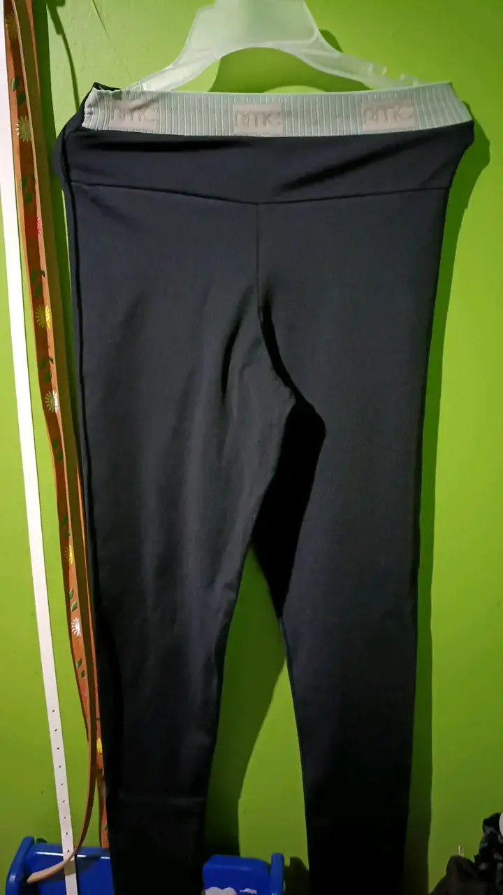 Leggings deportivos negros para mujer - 1