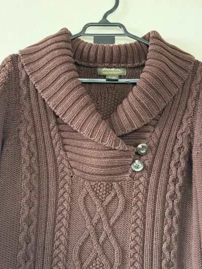 Suéter de lana marrón con cuello alto - miniatura 2
