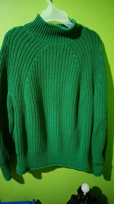Suéter verde de lana tejido grueso - miniatura 1