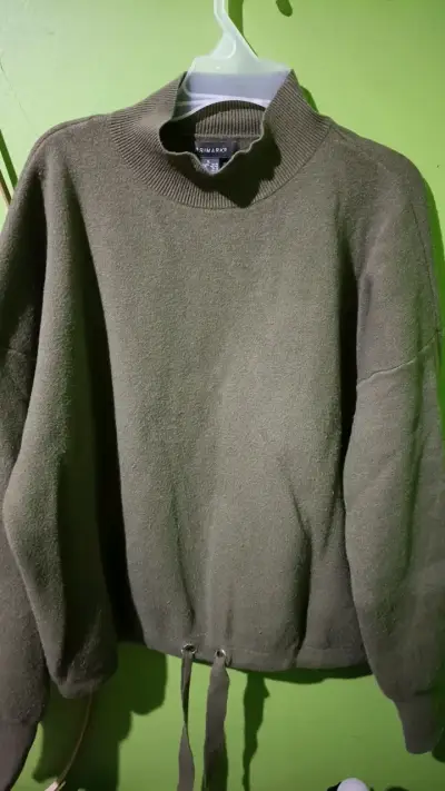 Suéter verde oliva Primark con cuello alto - miniatura 1