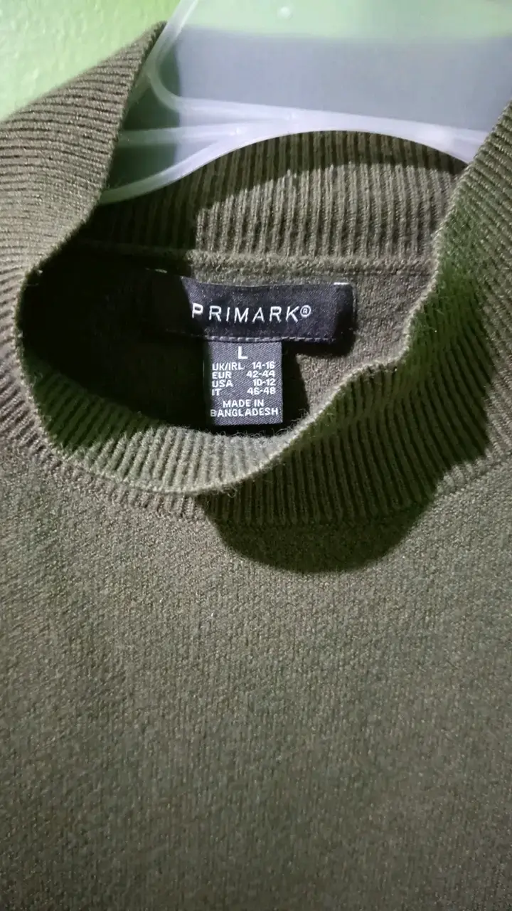 Suéter verde oliva Primark con cuello alto - 2
