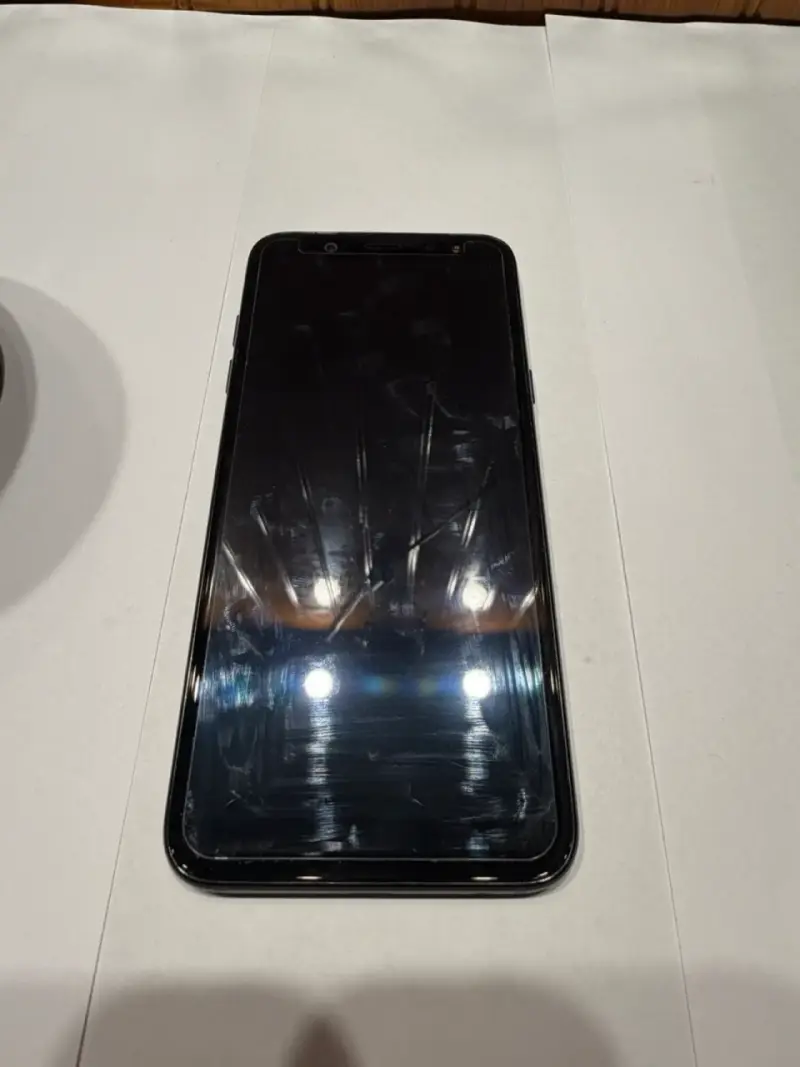 Celular galaxy A6 + Parlante Bluetooth Zealot - 2