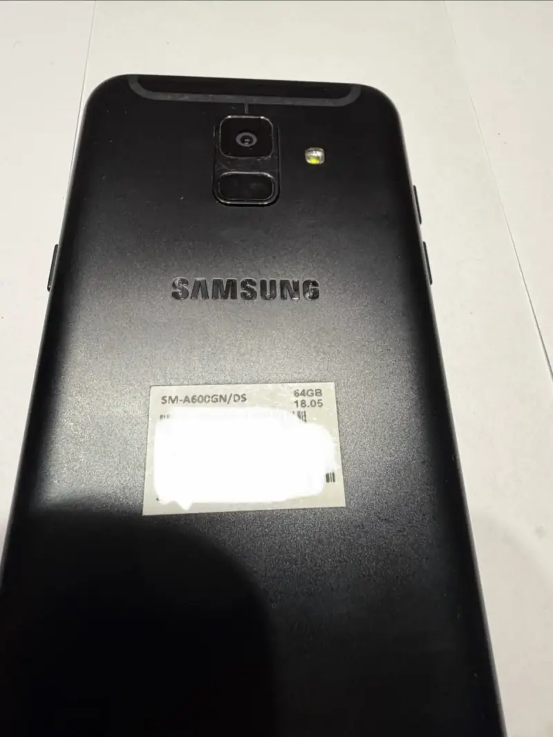 Celular galaxy A6 + Parlante Bluetooth Zealot - 3