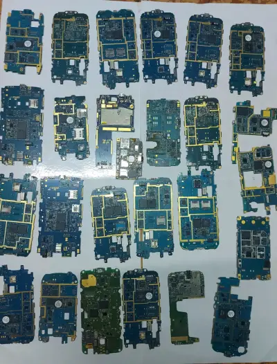 Placas madre para reciclaje de celulares - miniatura 2