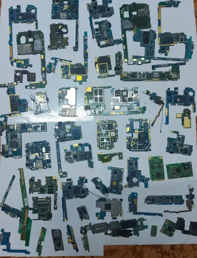 Placas madre para reciclaje de celulares - miniatura 5