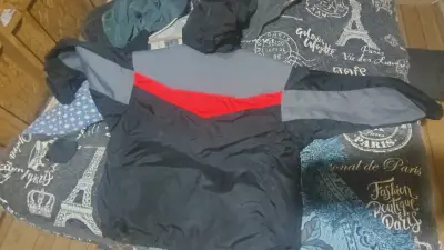 Chaqueta impermeable Columbia negra y roja - miniatura 2