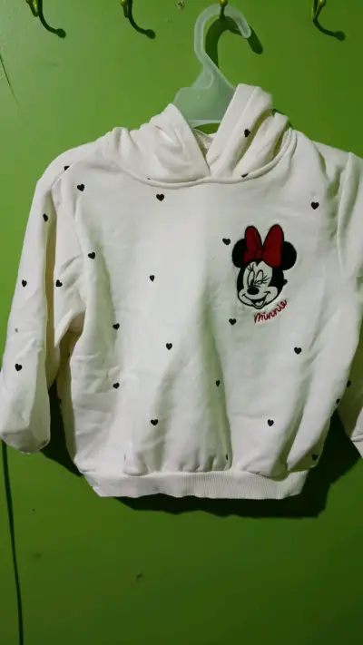 Polerón infantil Minnie Mouse blanco con corazones - miniatura 1