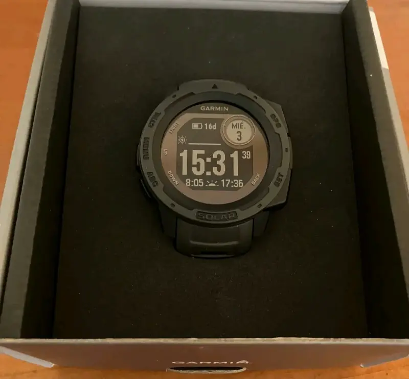 Reloj Garmin Instinct Solar con GPS y carga solar - 4