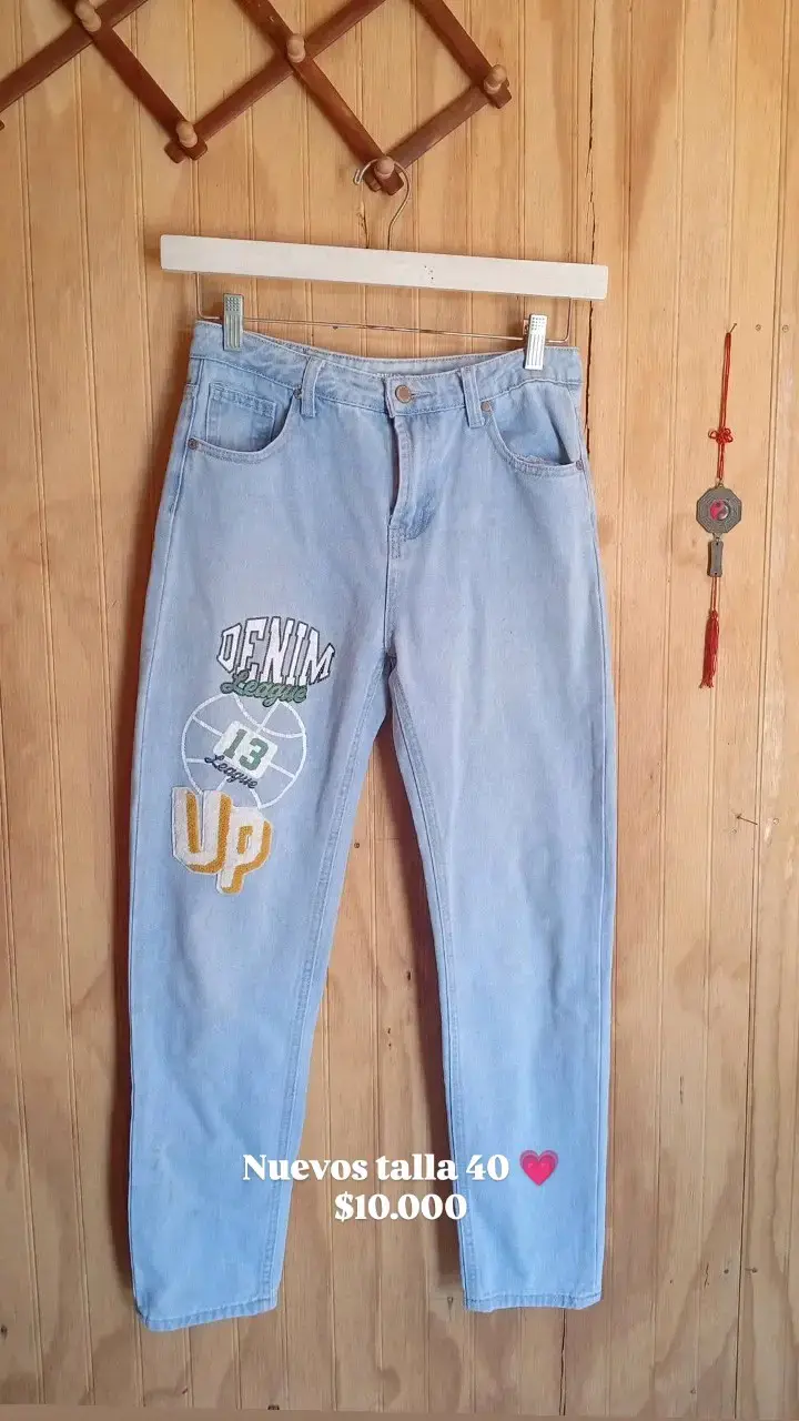 Jeans de mezclilla con diseño bordado talla 40 - 1