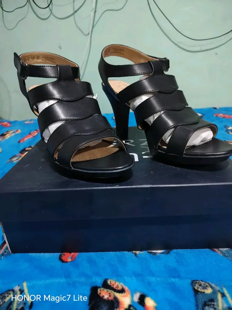 Sandalias de tacón alto negras elegantes - 2
