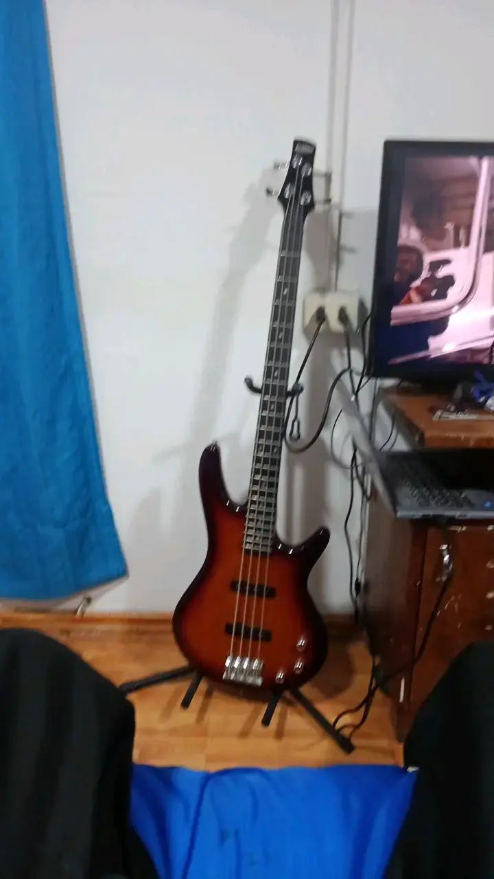 Bajo eléctrico marca Ibanez gio GRS180 - 1