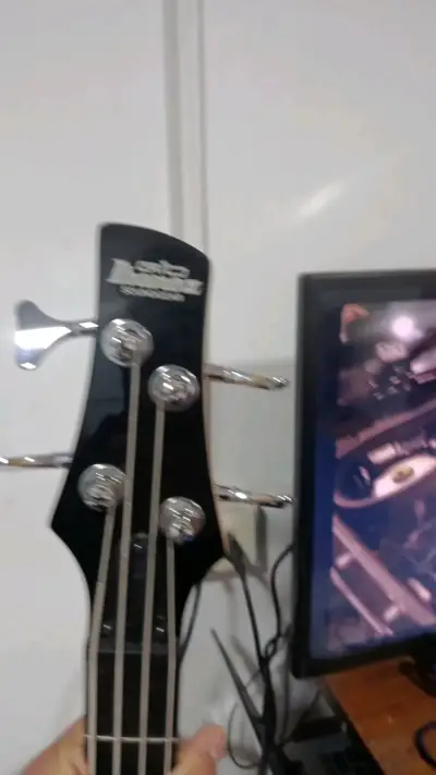 Bajo eléctrico marca Ibanez gio GRS180 - miniatura 2