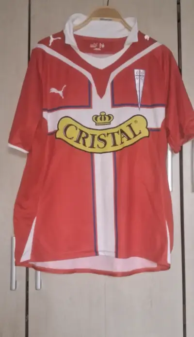 Camisetas de fútbol Universidad Católica Puma y Under Armour - miniatura 2