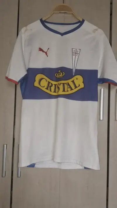 Camisetas de fútbol Universidad Católica Puma y Under Armour - miniatura 5