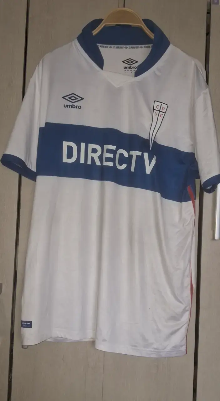 Camisetas de fútbol Universidad Católica Puma y Under Armour - 6