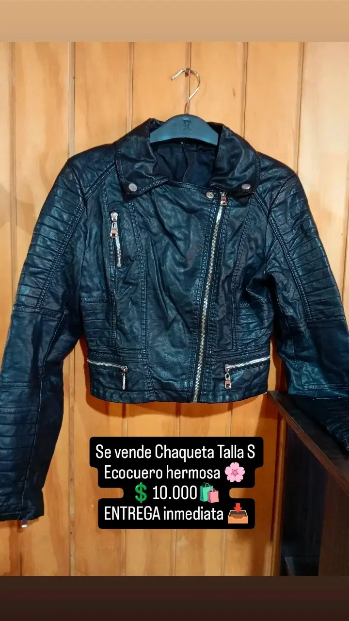Chaqueta camuflada con capucha de piel sintética - 3