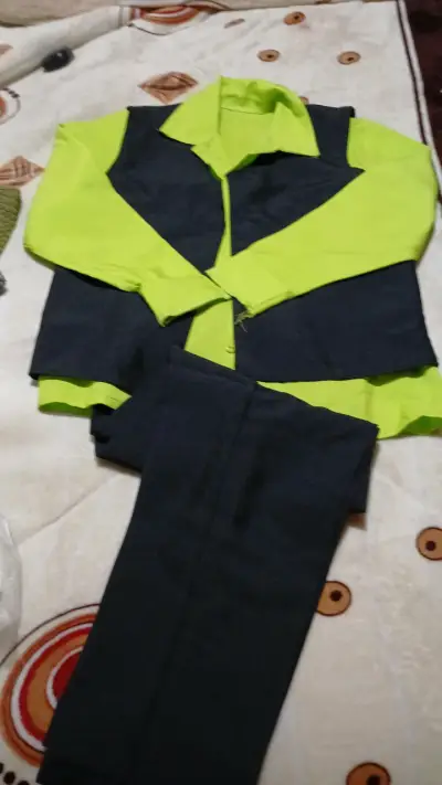Vendo trajes de baile talla 16 en perfecto estado - miniatura 1